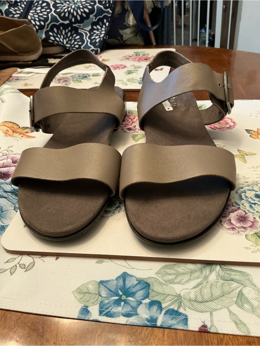 Munro Women’s Cleo Sandals 10.5 wide